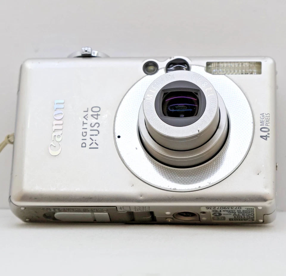 Canon Digital IXUS 40 4.0MP Digital Camera Silver Tested Full Kit - Fast Post - Image 3 of 4