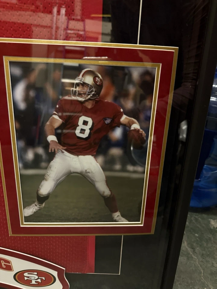 Camiseta Steve Young Autografiada Auténtica Enmarcada y Autenticada por Field of D Foto 3 de 4