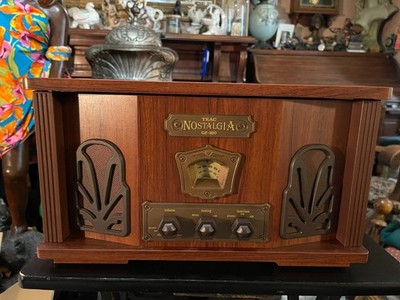 BRAND NEW Teac Nostalgia GF-180 AM/FM Stereo 3-Speed Turntable Record Player