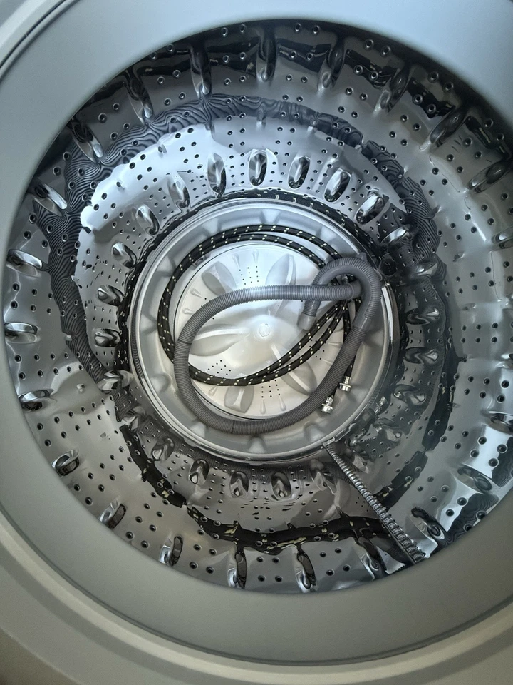 Lavadora y secadora Midea Foto 4 de 4