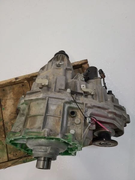 2008-15 NISSAN ARMADA Transfer Case  - Image 2 of 4