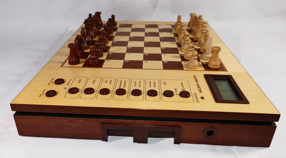 RFT Schachcomputer Chess Master diamond DDR  mit Netzteil Anleitung und Karton - Bild 4 von 4