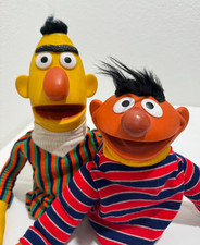 Vintage 1970's Muppets Sesame Street Bert And Ernie Rubber  Cloth Hand Puppets