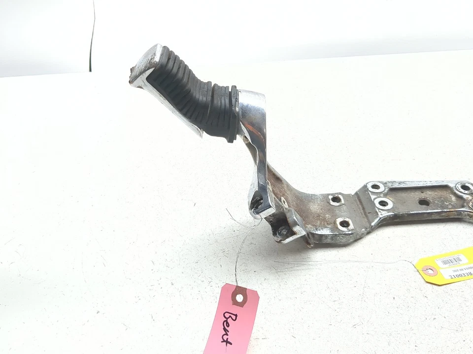 05-09 Suzuki S50 Boulevard VS800 Front Driver Foot Pegs Set - Image 2 of 4