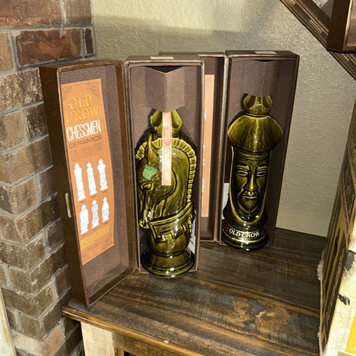 Case Of 6 Old Crow Chessmen Ceramic Decanters in Original Boxes & Rare Case Box - Picture 3 of 14