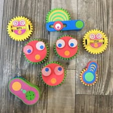 TOMY Gearation 8 Magnetic Gears Sensory Toys