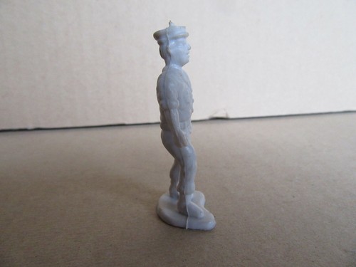 854 H Vintage Plastic Figurine Hong Kong The Sailor H 5.2 Cm - Picture 3 of 5