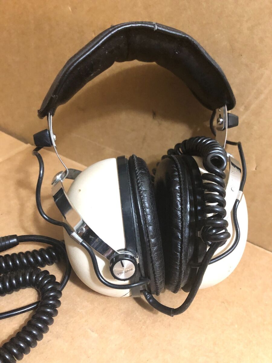 Pioneer SE-50 Stereo Headphones 2 Way With Case Vintage Made Pioneer SE-50 Stereo Headphones 2 Way With Case Vintage Made