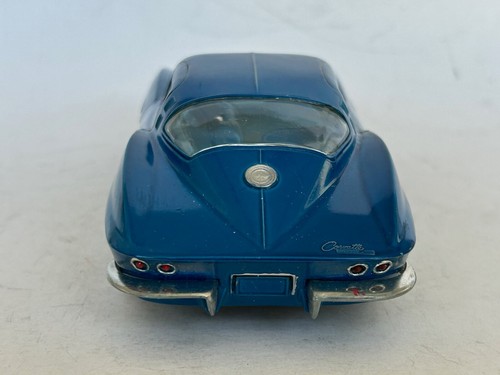 Revell Corvette Sting Ray Coupe (Blue) 1/24 scale slot car - Picture 4 of 7