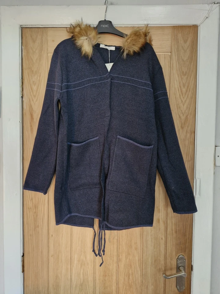 Nwt Navy heavy weight fur trim hooded coatigan size 10/12 - Image 3 of 4