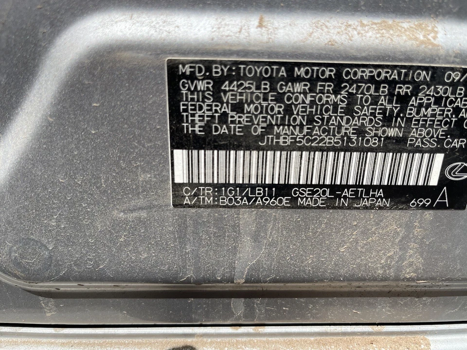 Puerta trasera izquierda conductor LEXUS IS250 2006-2013 plateada. OEM Foto 4 de 4