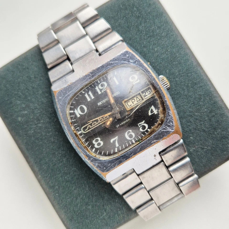 Vintage soviético URSS RUSO reloj Slava 26 joyas TANQUE TV 2427 NEGRO - Imagen 2 de 4