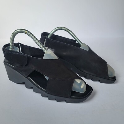 Arche Himali Suede Leather Razor-Lugged Sole Sandals. Size US 8/EU 39
