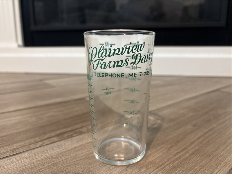 VTG 1940’S HAZEL ATLAS 4 SIDED PLAINVIEW FARMS DAIRY 1/2 PINT MEASURING GLASS