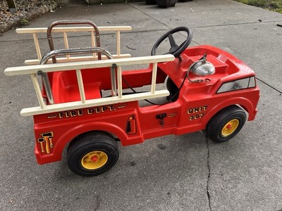 Vintage 1980s Roadmaster AMF Unit 507 Pedal Car Fire Truck Engine W/ Ladders