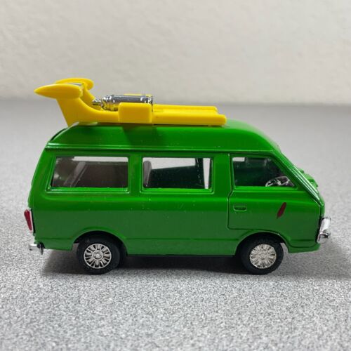 Yonezawa Toys Diapet T-4 Nissan Van #122-01585 w/ Box and Surfboards Green 1/35 - Picture 12 of 23