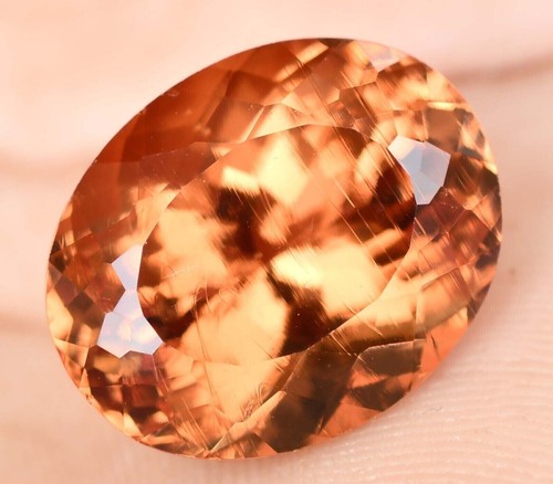 Pierre Précieuse Naturelle Zultanite (Willanite) 25,50 Ct – Changement De Couleur – Neuf Sans Emballage
