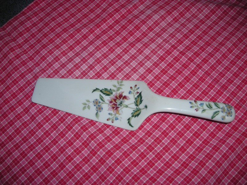 Vintage Andrea By Sadek Floral Porcelain Cake Server Made In Japan Staging Kitch