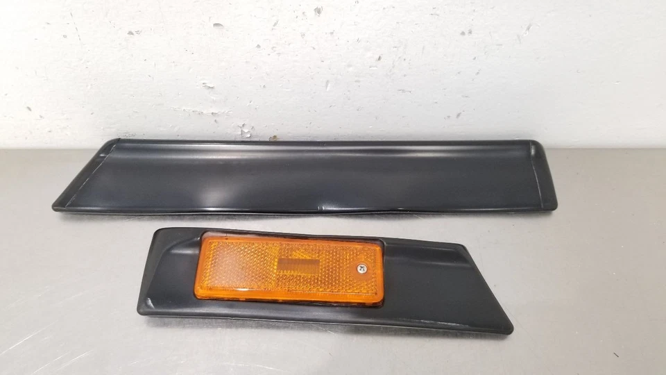 1985 NISSAN 300ZX FENDER MOLDING TRIM SET RIGHT PASSENGER BLACK - Image 2 of 4