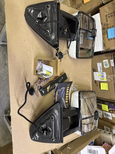 Used White Painted 2014-2019 Silverado Sierra Tow Mirrors Heated LED Switchback