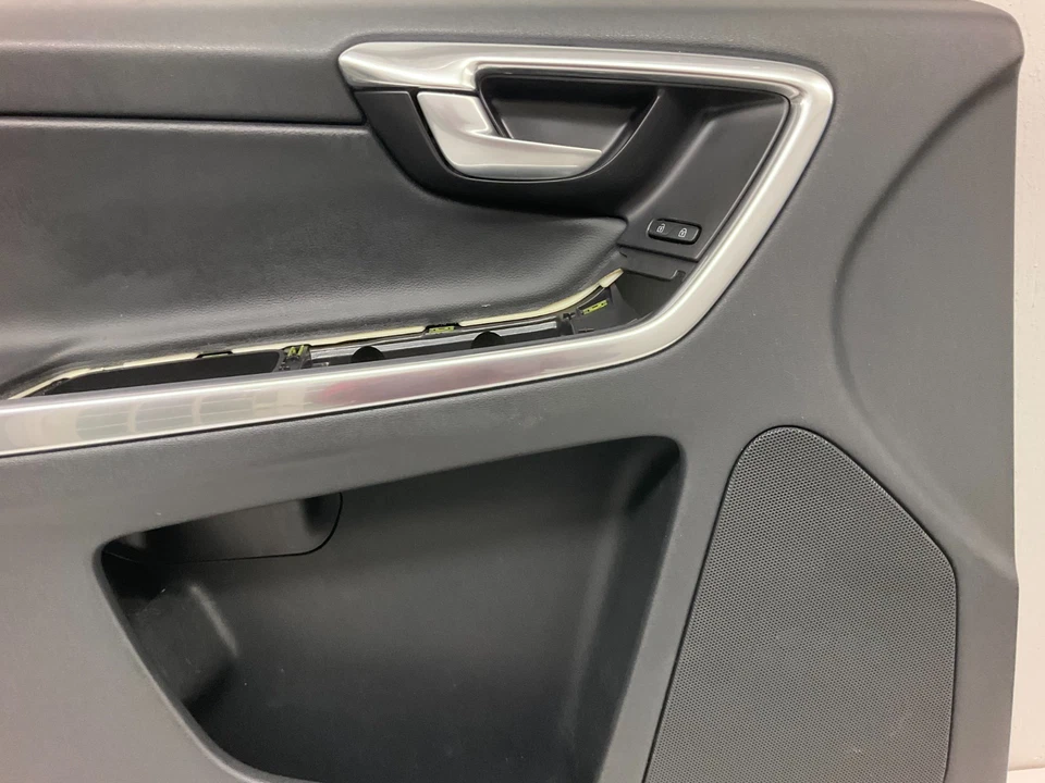 Panel de puerta delantera izquierda cuero negro Volvo XC60 10-16 39820021 Foto 4 de 4