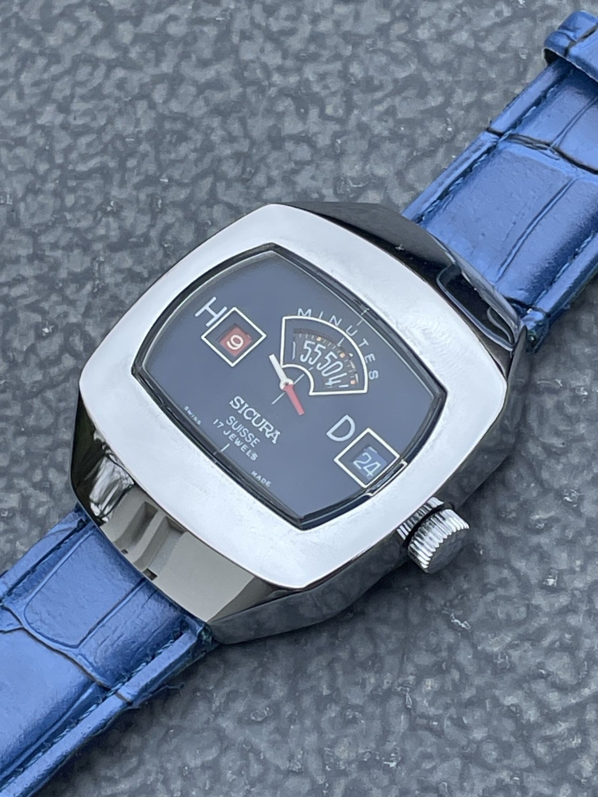 famous wristwatch 1970’s Breitling hour SICURA from RETRO the jump The ! - - vintagewatches.pk