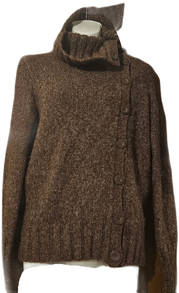 Cárdigan Suéter BCBG MAXAZRIA Marrón Chocolate Talla Mediana Botones Foto 3 de 4