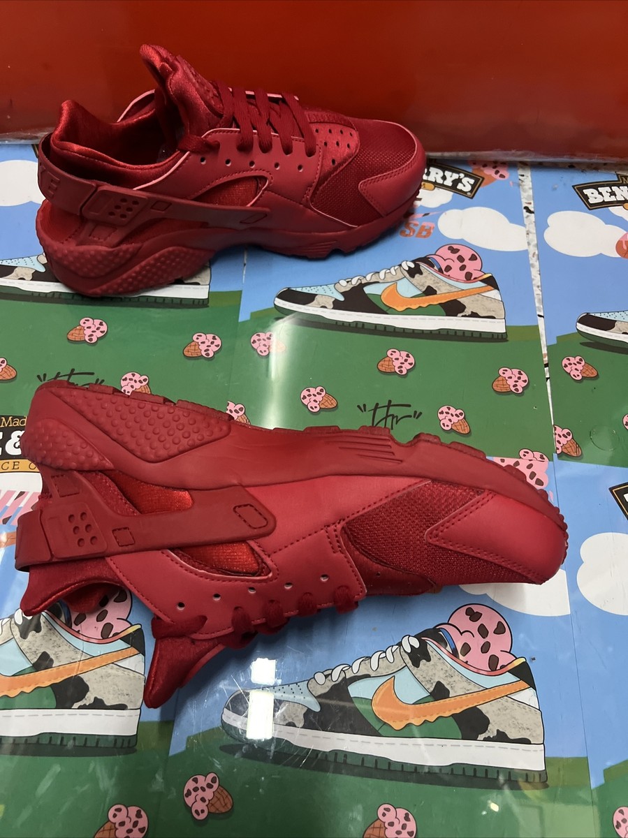 Size 9- Nike Air Huarache Triple Red | eBay