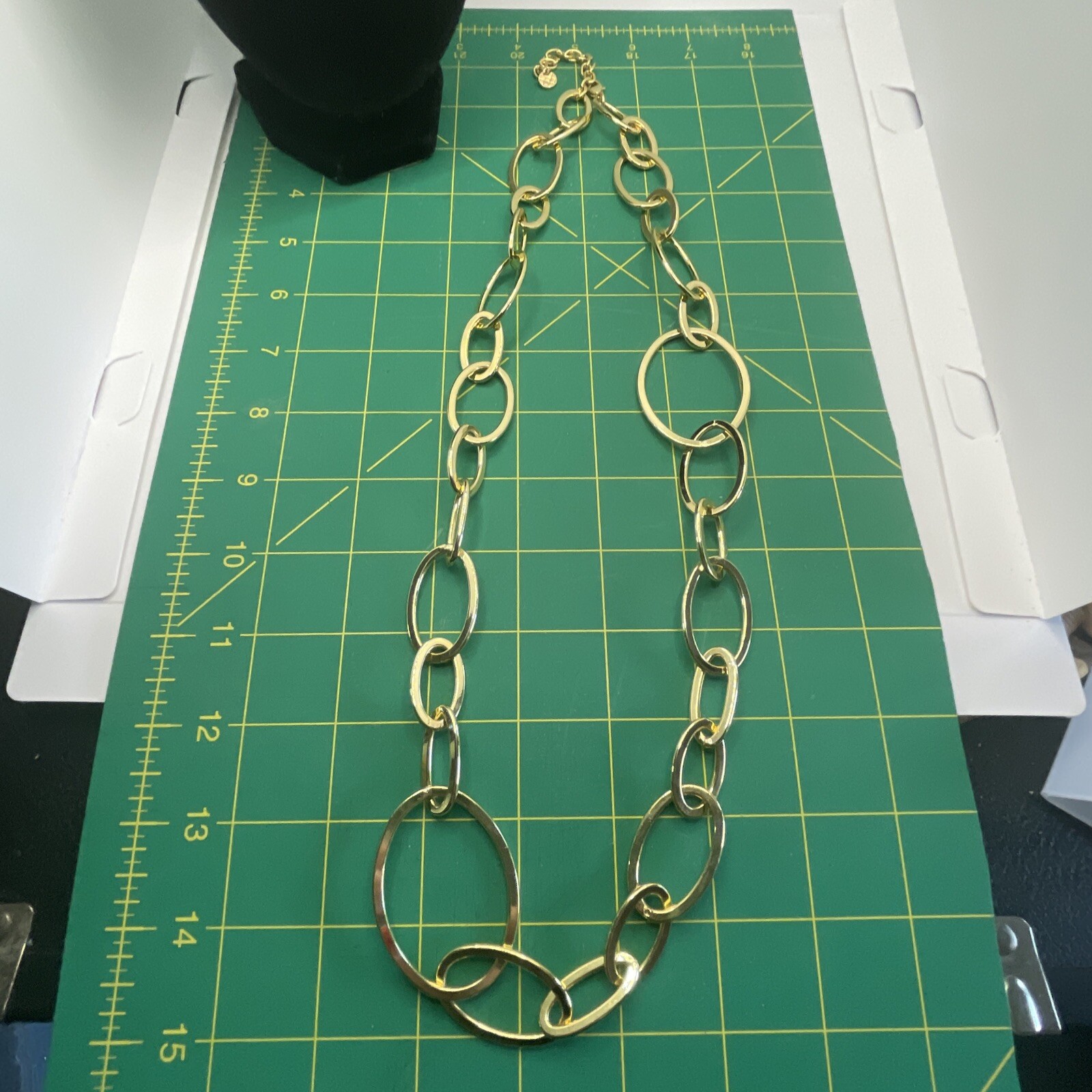 Talbots gold tone  Interlocking Circle Necklace - image 5
