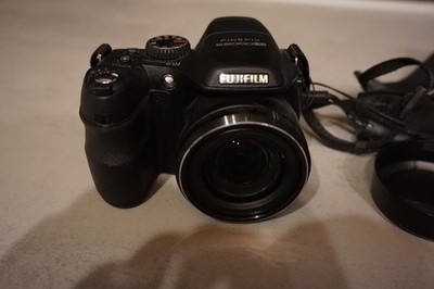 Fujifilm finepix S2000HD schwarz, sehr guter Zustand