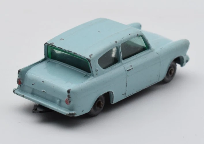 Matchbox Regular Wheels 1-75 #7 Ford Anglia ruote in plastica grigia Lesney... - Immagine 2 di 4