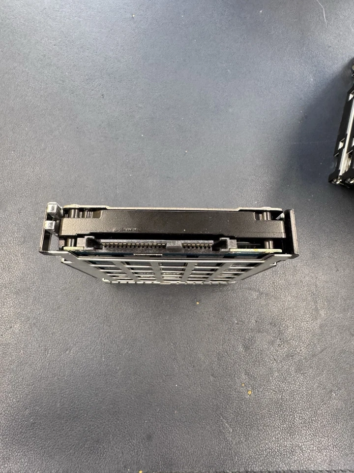 Toshiba Dell MK3001GRRB 300GB 2.5" SAS 2 Enterprise Hard Drive - Image 4 of 4