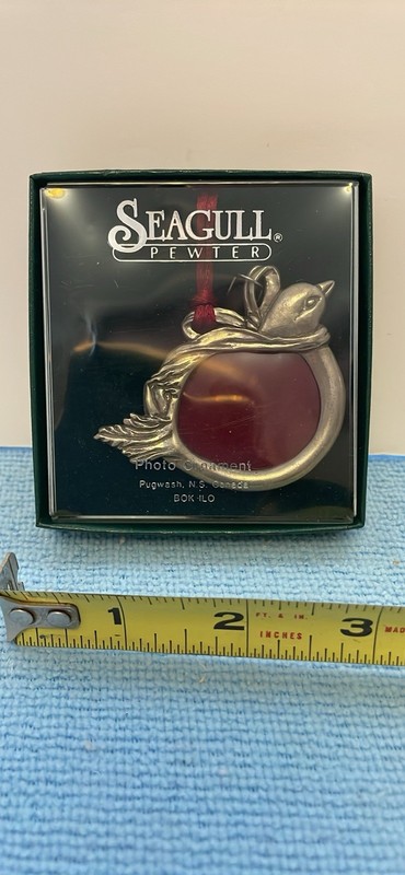 Seagull Pewter (Canada) Christmas Ornament Photo Holder With A Bird Design NIB