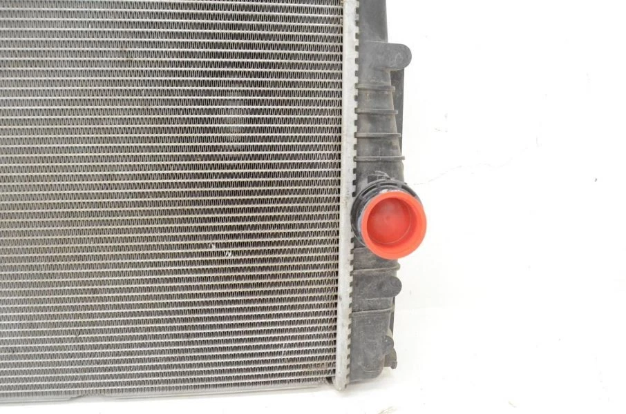 2014-2016 BMW 328d AWD Diesel Engine Radiator Assembly 152723111711 Foto 3 de 4