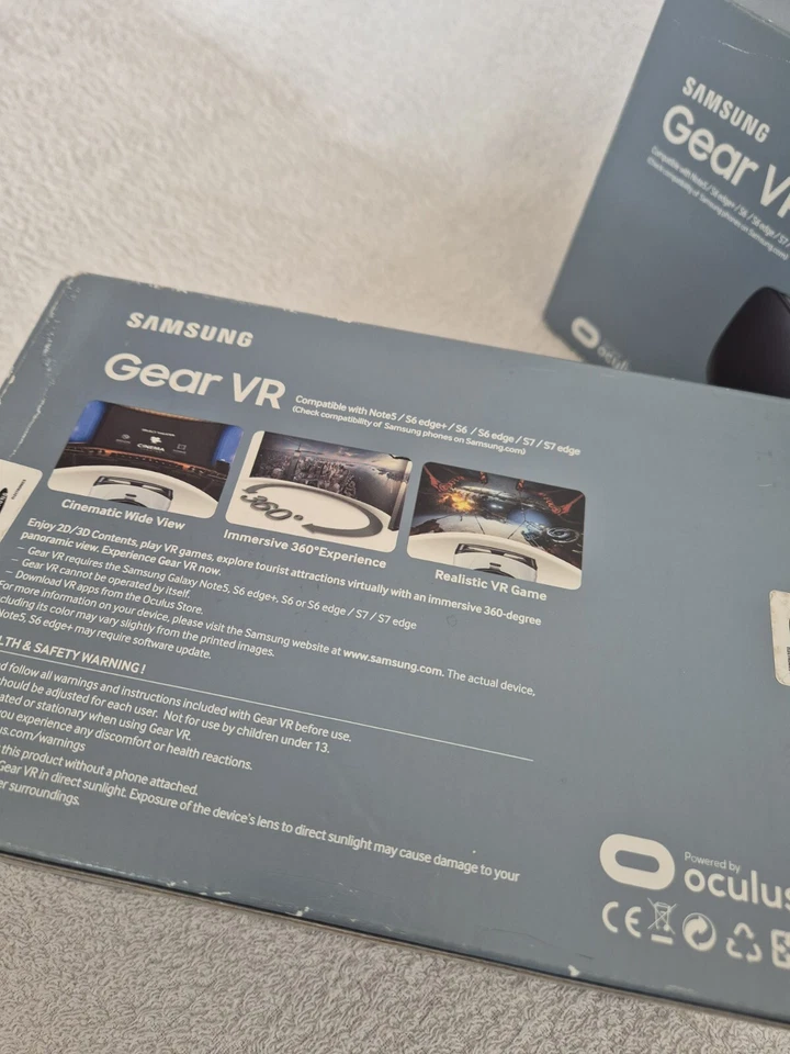 Samsung Gear VR Oculus Headset X2 SM-R322 white  - Image 3 of 4