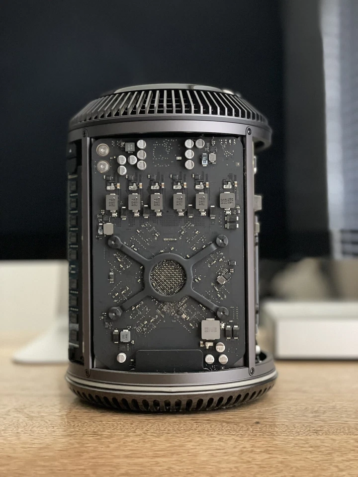 Apple Mac Pro , 3.5Hz 6 Core, 64gb Ram, 256 TB Ssd, - Image 2 of 4