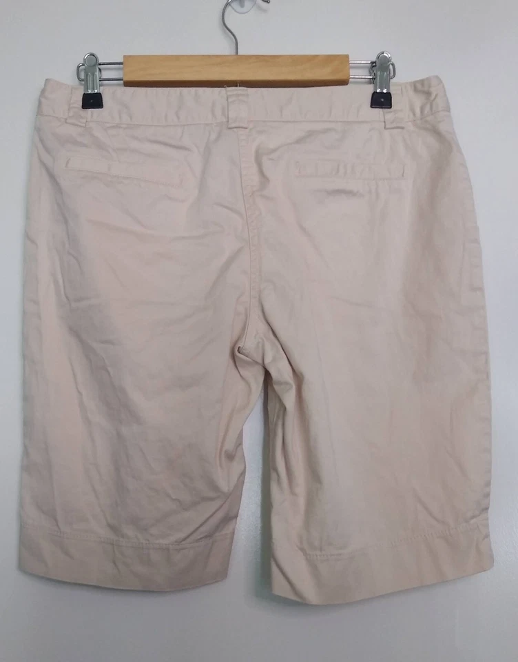 Bermudas Tracy Evans nunca usadas beige 97% algodón 3% spandex talla 11 Foto 2 de 4