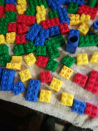 Assortment Of 85+ Piece Lego Blocks - Picture 8 of 9