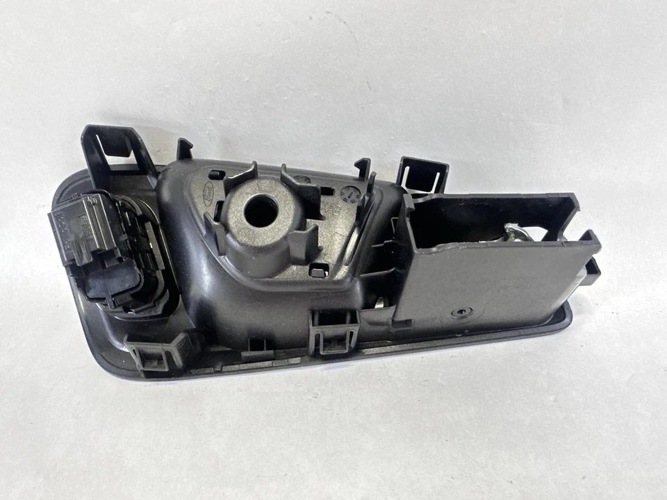 Manija de puerta interior delantera izquierda del lado del conductor Ford Focus 2012-2018 con cerradura OEM Foto 4 de 4