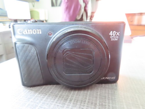 Canon Powershot sx740 hs Digital Camera Selling for Parts or Repair Read Below