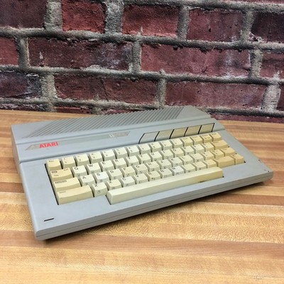 Atari XE  130XE Computer NTSC no Power Supply  Untested