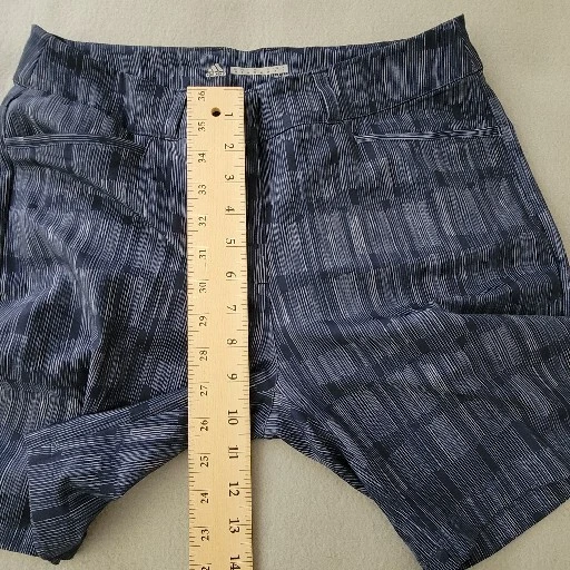 Adidas Golf Shorts Womens 6 Flat Front Zip Close Blue Abstract Pockets Golf - Image 4 of 4