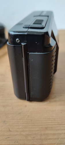 Yashica T AF 35mm Film Point and Shoot AF Camera Carl Zeiss 35/3.5 Tessar Lens - Picture 7 of 16