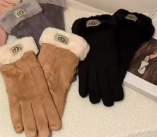 UG Ladies Gloves Fleece Lined  Touchscreen. Brand New With tags One Size - 