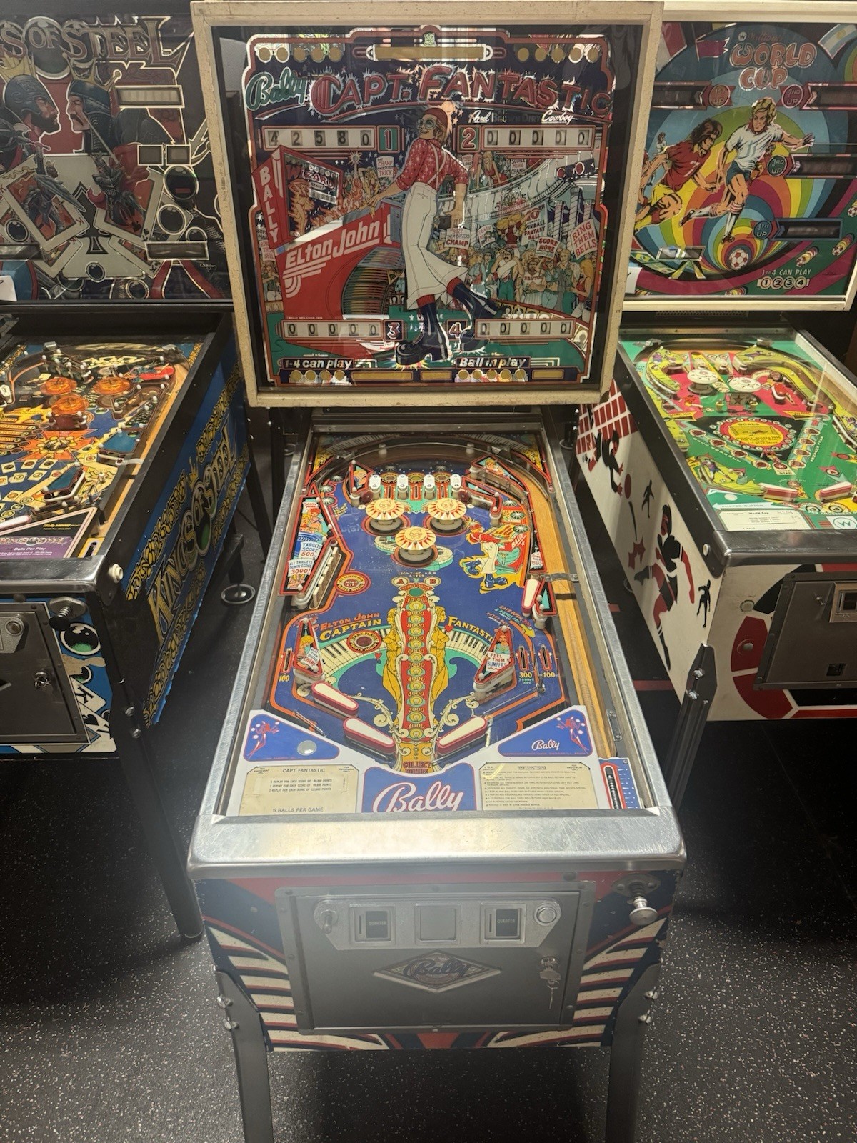 1976 CAPTAIN FANTASTIC AND THE BROWN DIRT COWBOY PINBALL MACHINE FULLY REFURBISH