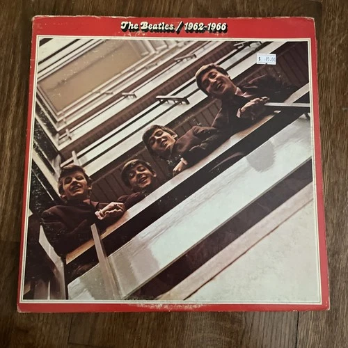 The Beatles / 1962-1966 2LP Red Label - 1973 US Apple Records -  VG+ Wax OIS