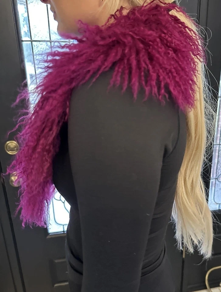 Cuello de piel de cordero real vintage para abrigos chaquetas o suéteres magenta púrpura Y2K. Foto 3 de 4
