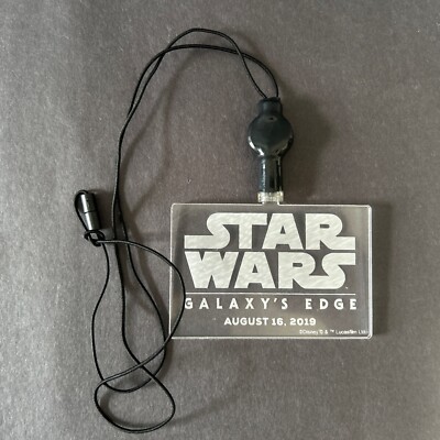 Star Wars Galaxy's Edge Media Preview Light Up Necklace WDW Disney Lucas Films