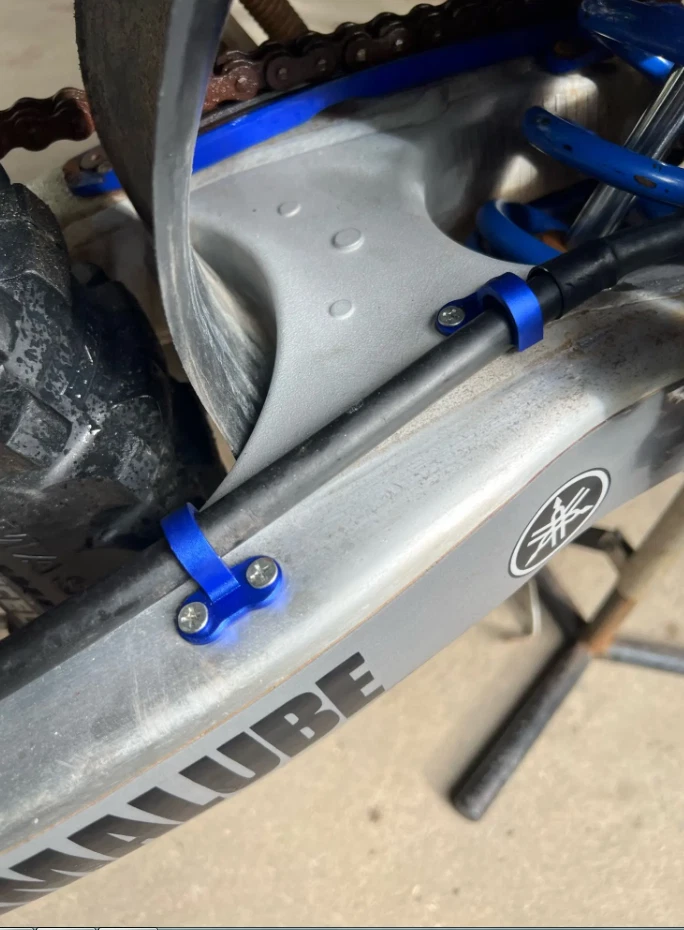 Soporte de abrazadera de guía de cable de manguera de freno trasero para YAMAHA WR 250Z/F 400F 426F 450F 500 Foto 4 de 4