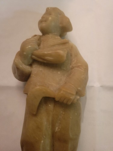 Chinese Cultural Revolution period Soapstone Figure of a gir in military uniform - Imagen 7 de 9